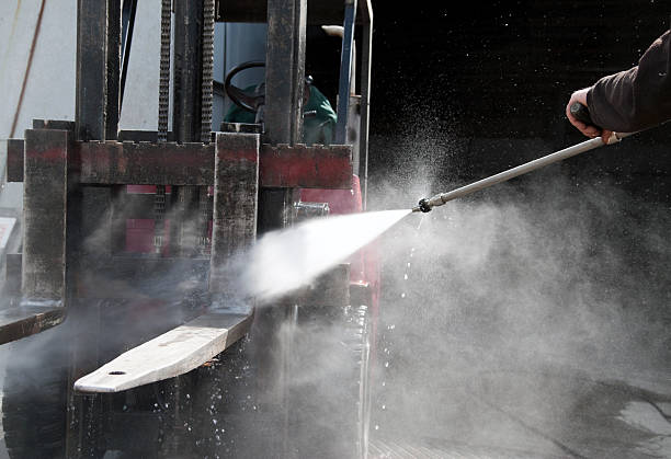 Best Roof Washing  in Riverside, CT